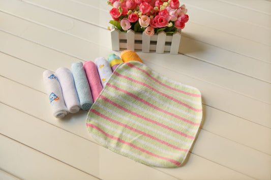 Baby Feeding Towel – Soft and Absorbent Cotton Towel for Feeding - Teintes Câlines